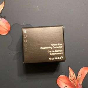 Under Eye Brightening Corrector